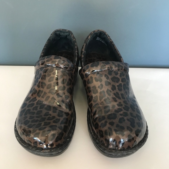 Born Shoes - BOC Leopard Print Platform Clogs Shoes - Size 8